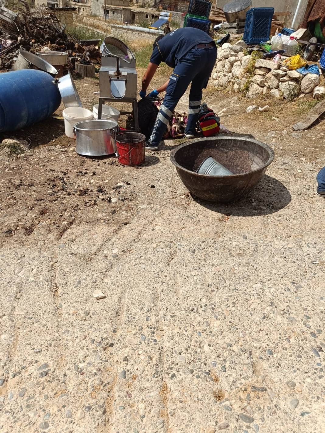 Komşuları öldürmüştü! Baba, oğul ve geline acı veda 4