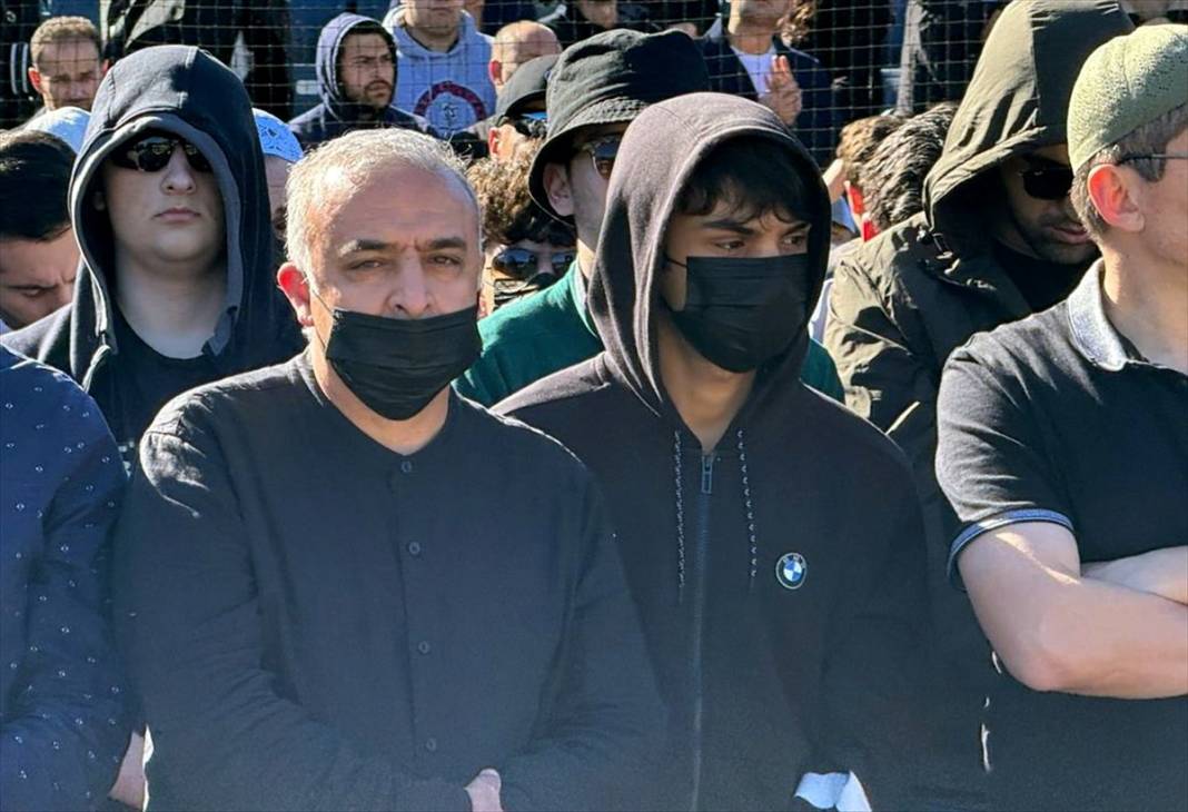 FETÖ'cülerin cenazede yüz gizleme çabası 22