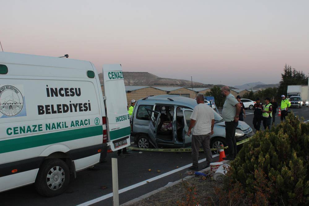 Feci kaza! Öğretmenleri duraktan alan araca kamyon çarptı: 1 ölü, 5 yaralı 2