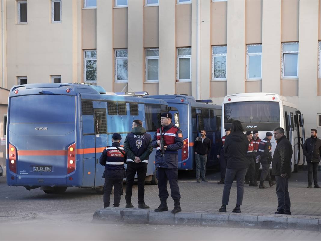 Narin cinayeti davasında 3. gün: En önemli delil mahkemeye sunuldu 7