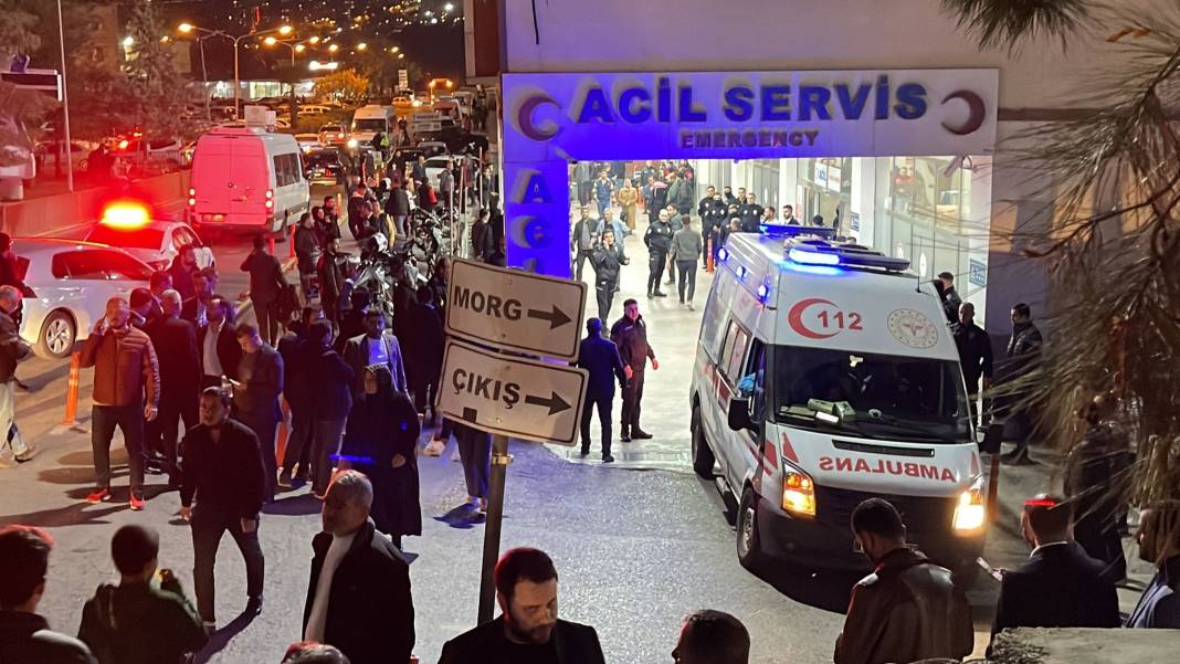 Bakan konvoyunda kaza! Parti il başkanı öldü, 2'si polis 6 yaralı var 6