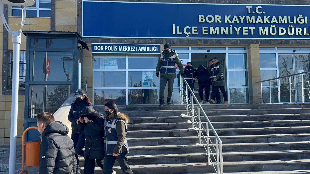 İkisi de başkasıyla evli sevgilileri öldürenler bulundu 2