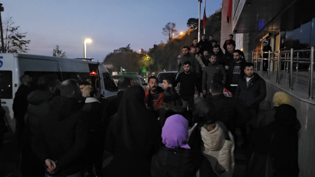 Trafikte kavga etti, bıçakladı, serbest kaldı! Mahalleden 6 tutuklu 6