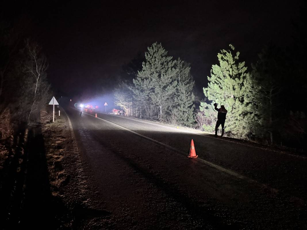 Ağaca çarpan TOFAŞ, 22 yaşındaki gence mezar oldu 3