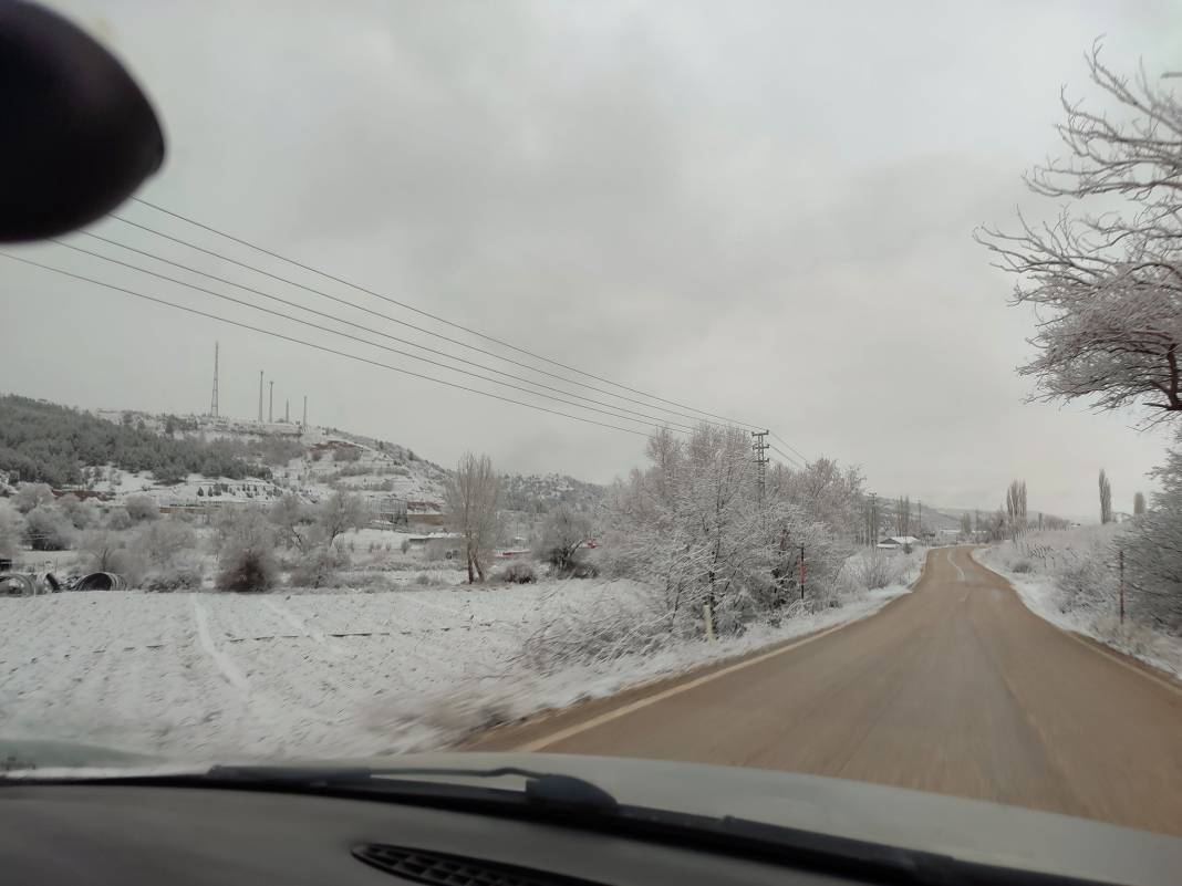 Konya’nın birçok bölgesi güne kar yağışıyla uyandı 11