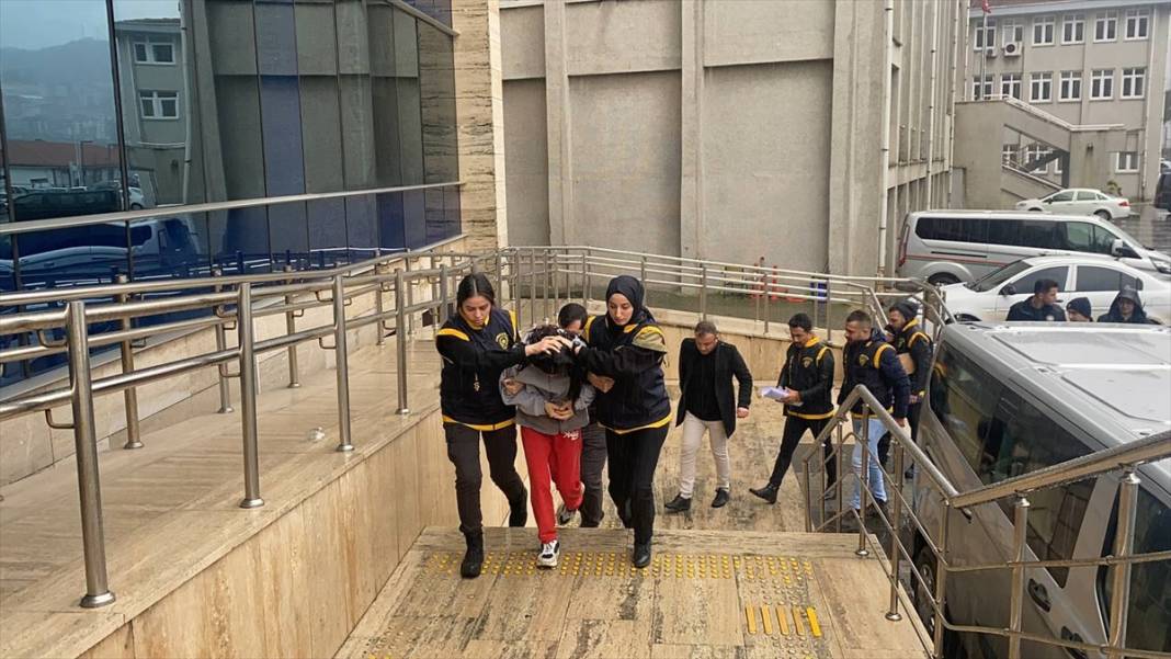 3,5 yaşındaki Efe'yi cani anne öldürmüş 9