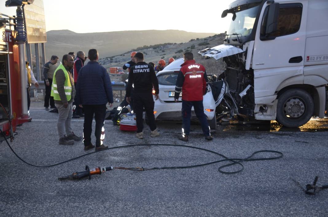 Feci kazada 4 kişi öldü, 4 kişi yaralandı 10