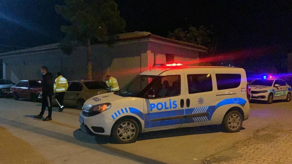 Kaza yerinde inceleme yapan polis ölümden döndü! O an kamerada 5