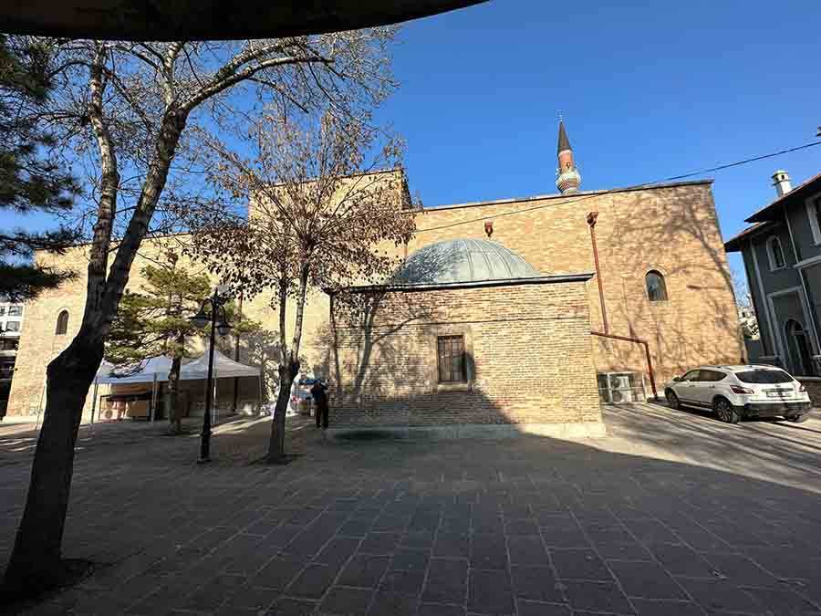 750 yıllık Konya İplikçi Camii’nin kıblesi değişti 7