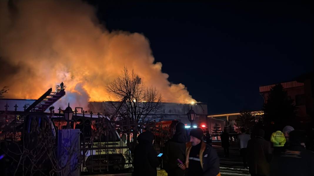 OSB’de büyük yangın! Alevler kontrol altına alınamıyor 10