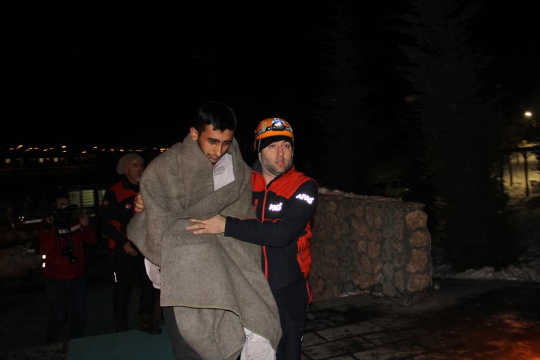 Ali Dağı'na çıkan 4 arkadaş mahsur kaldı 9