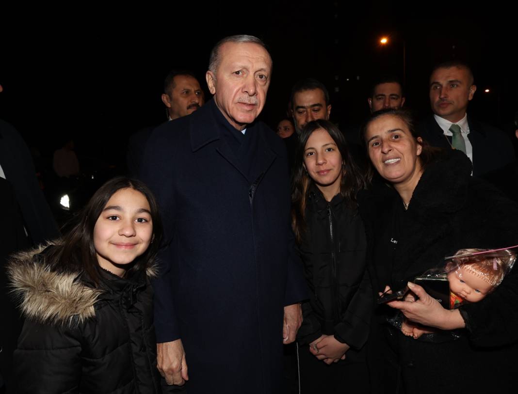 Erdoğan çifti, vatandaşın evinde iftar yaptı 7