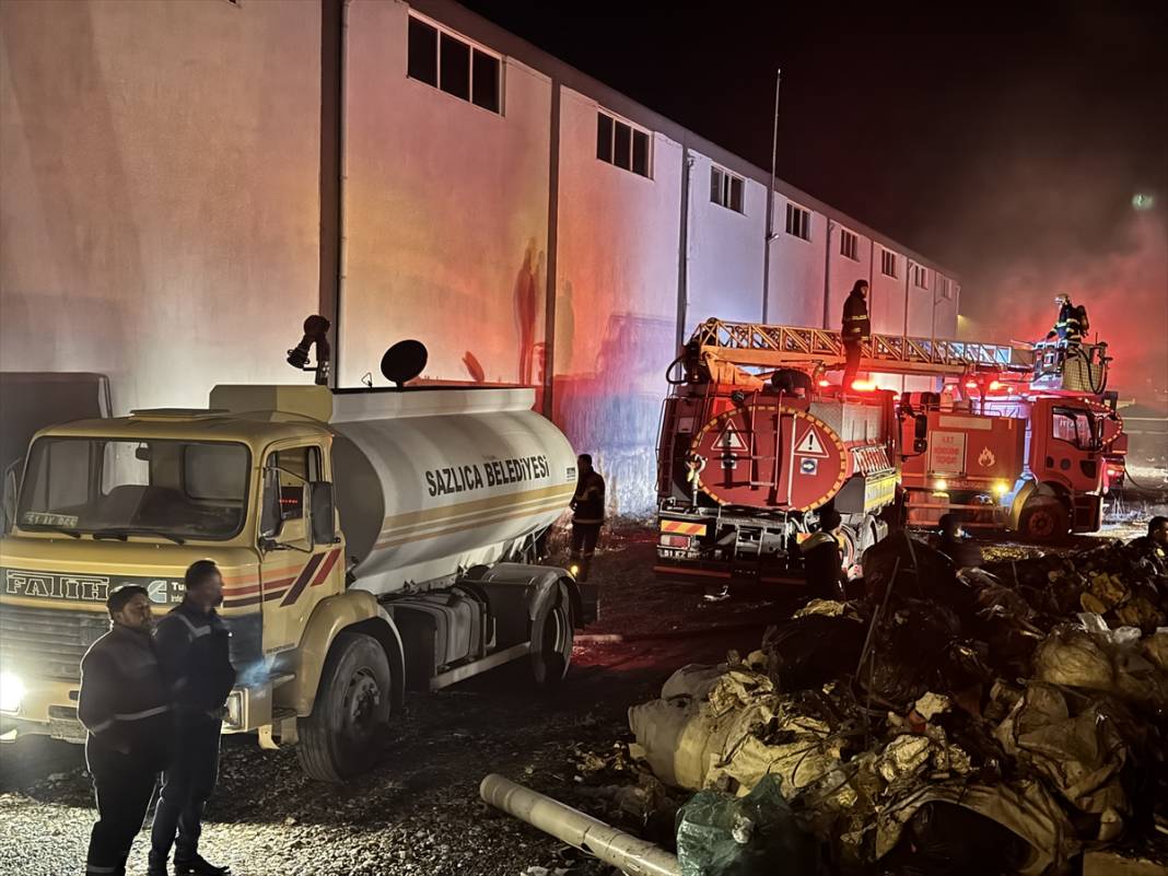 Geri dönüşüm fabrikasında korkutan yangın 2