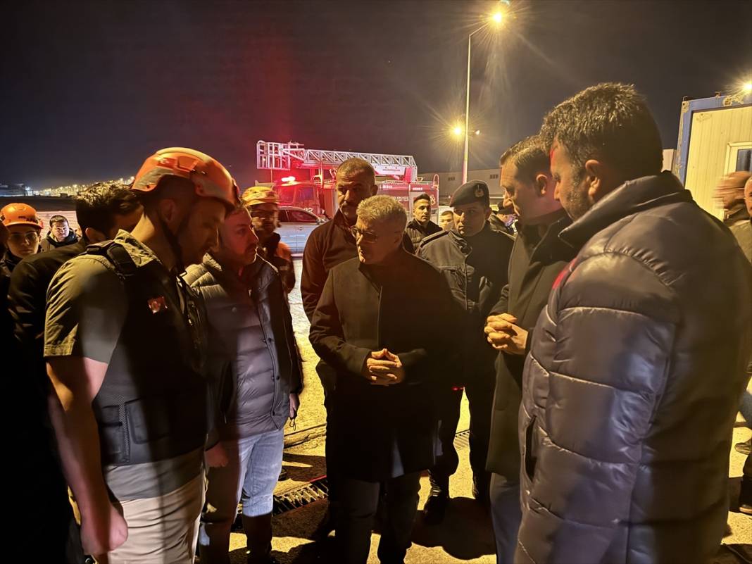 Geri dönüşüm fabrikasında korkutan yangın 4