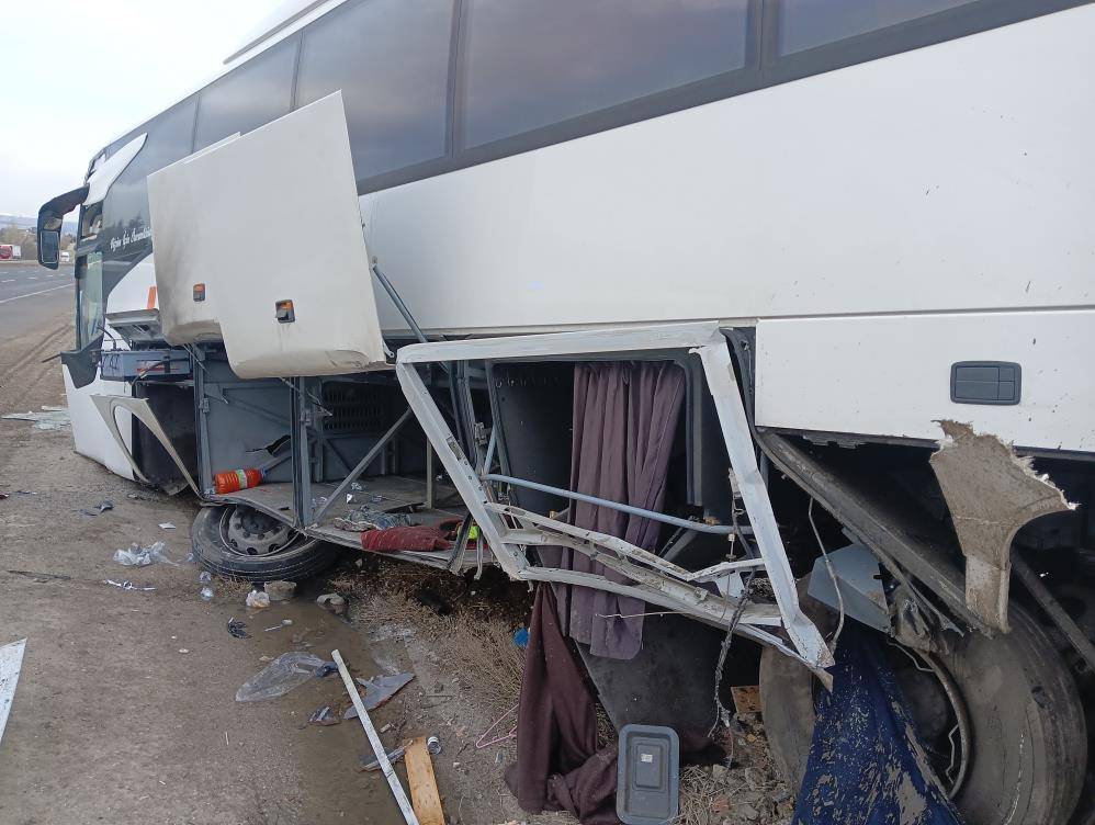 Konya yolundaki otobüs kazası kamerada 4