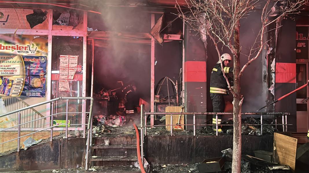 Markette patlama sonrası yangın çıktı 6