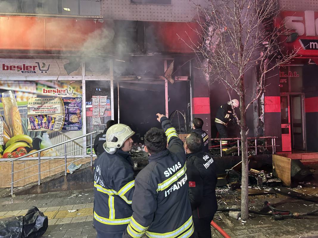 Markette patlama sonrası yangın çıktı 2