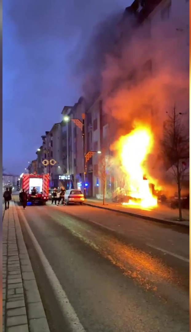 Markette patlama sonrası yangın çıktı 5