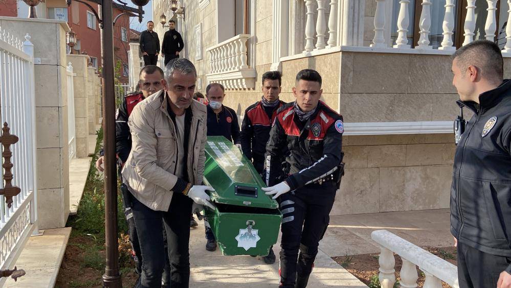 Emekli astsubay çocuğunu odaya kilitledi, karısını öldürüp canına kıydı 12