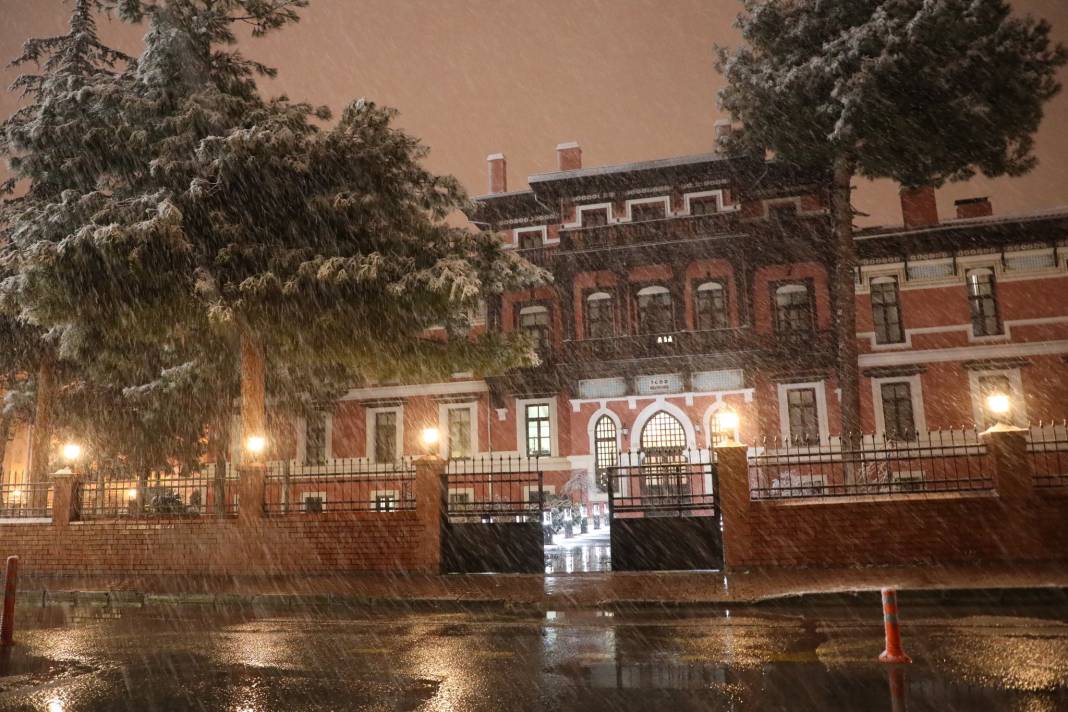 Konya özlediği kışı baharda yaşıyor 32