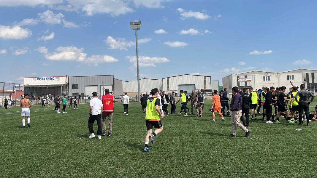 Konya'da amatör maçta büyük kavga 4