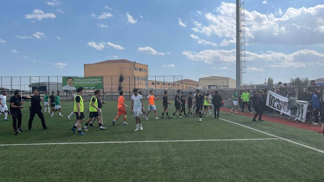 Konya'da amatör maçta büyük kavga 5