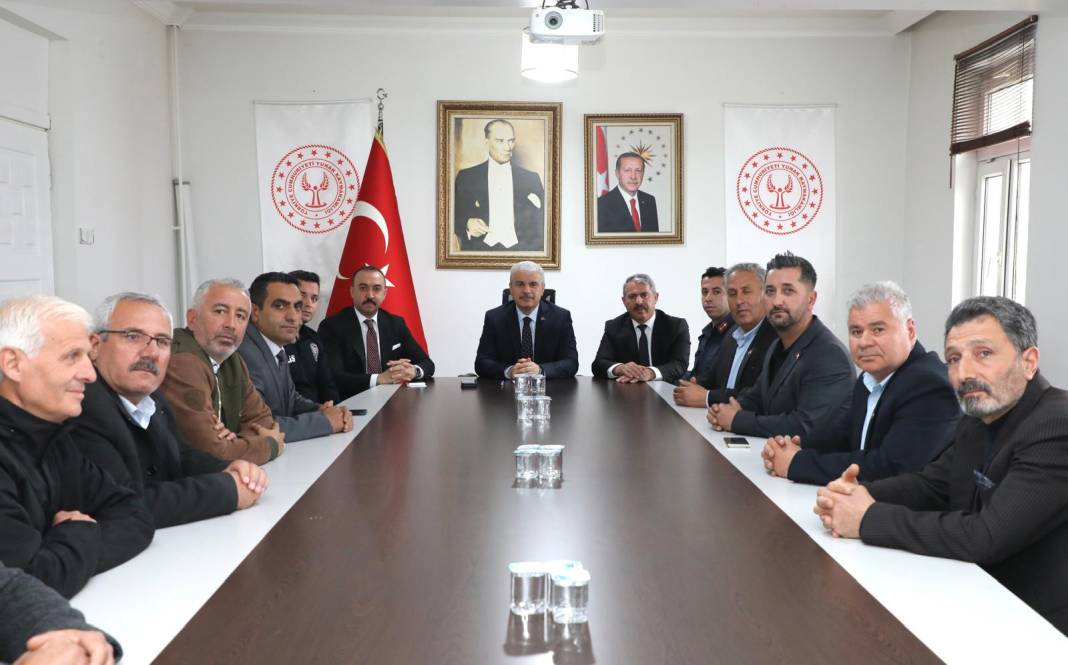 Konya Valisi Akın, semt pazarında vatandaşı dinledi 4