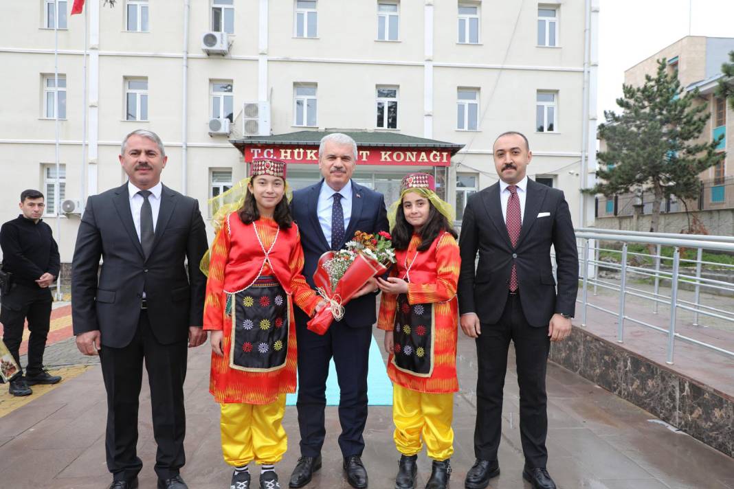 Konya Valisi Akın, semt pazarında vatandaşı dinledi 2