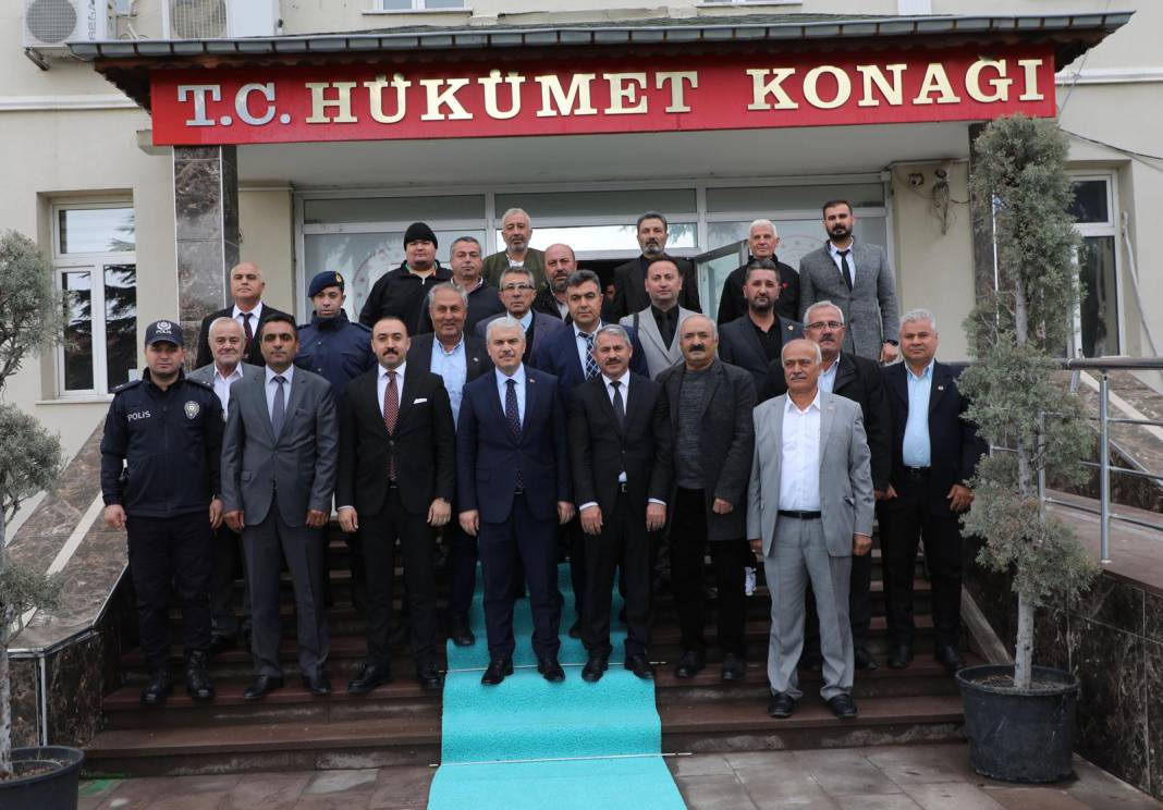 Konya Valisi Akın, semt pazarında vatandaşı dinledi 5