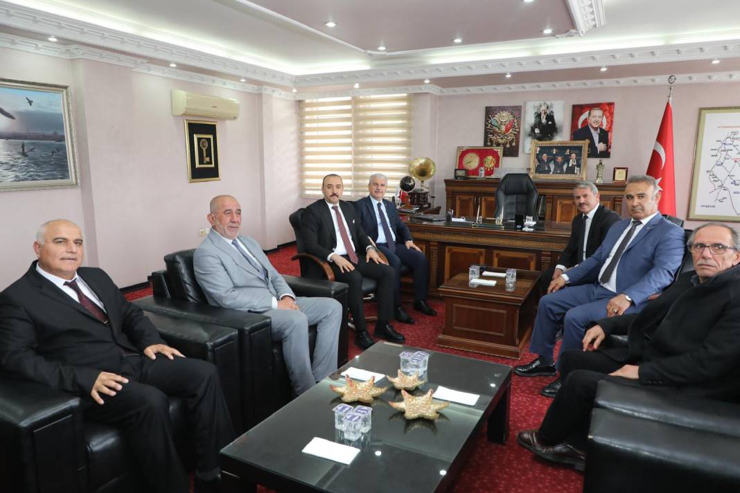 Konya Valisi Akın, semt pazarında vatandaşı dinledi 10