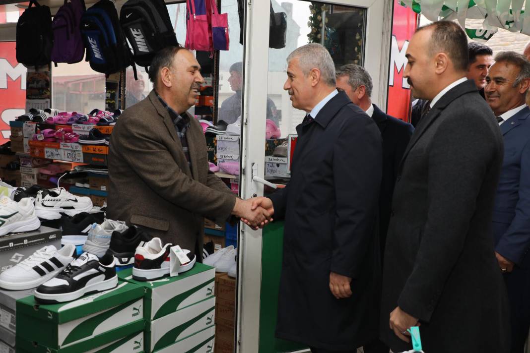 Konya Valisi Akın, semt pazarında vatandaşı dinledi 7
