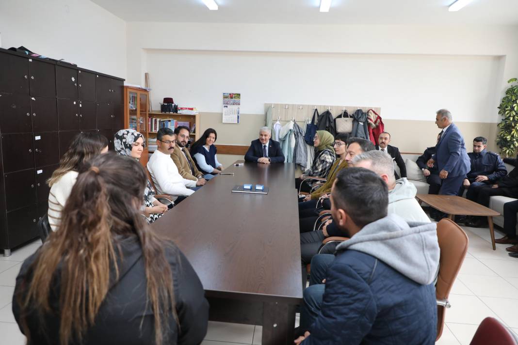 Konya Valisi Akın, semt pazarında vatandaşı dinledi 14