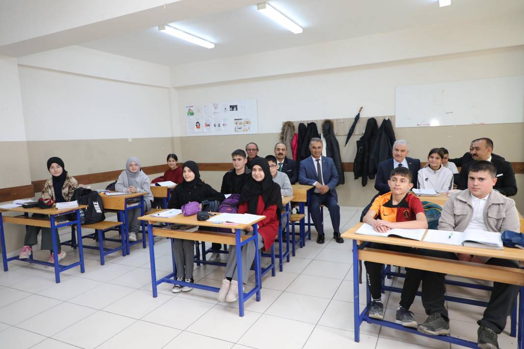 Konya Valisi Akın, semt pazarında vatandaşı dinledi 13