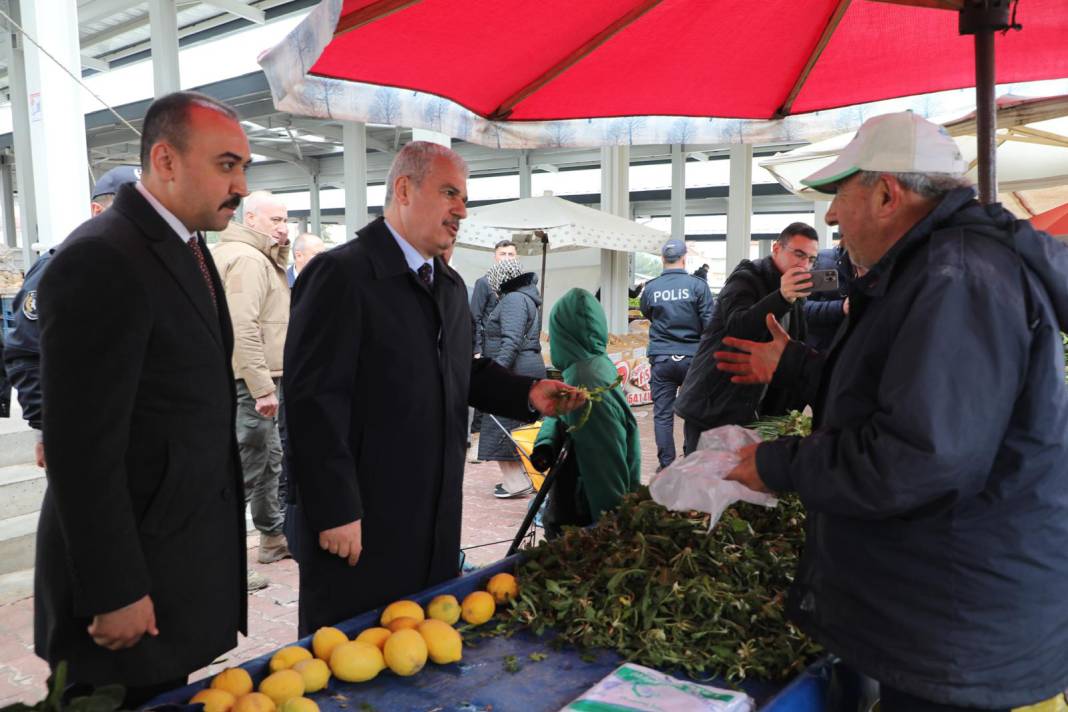 Konya Valisi Akın, semt pazarında vatandaşı dinledi 9