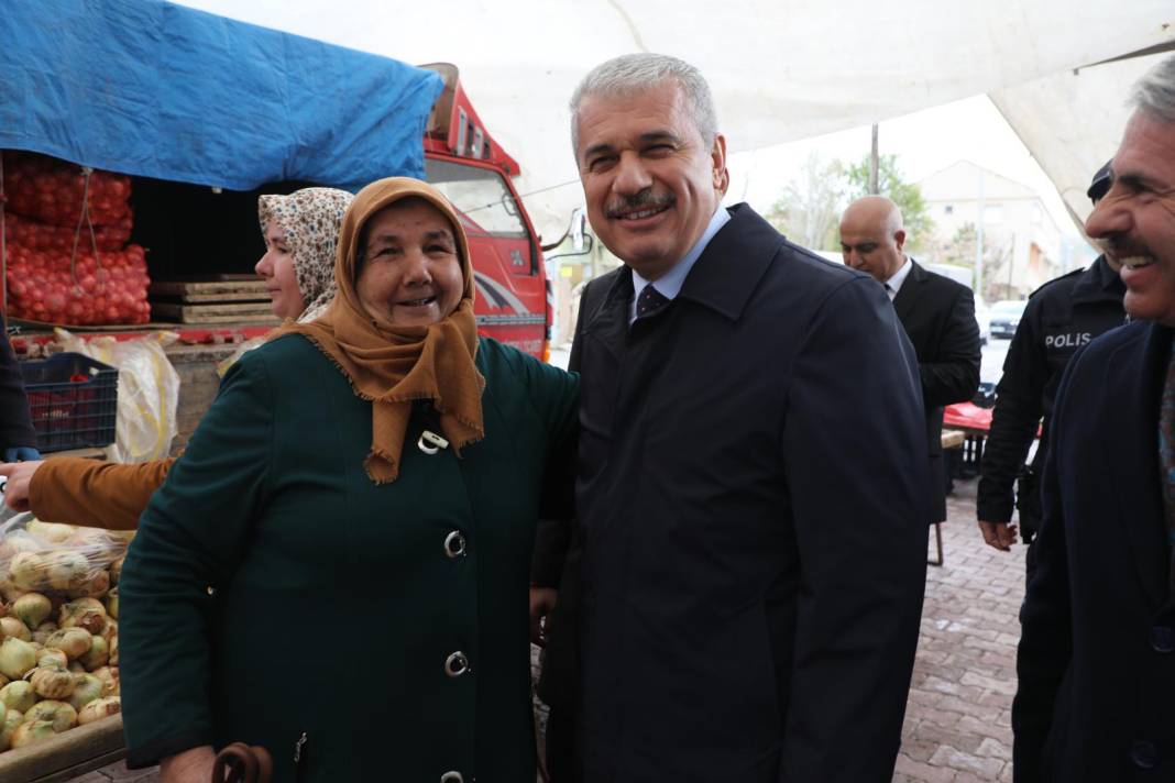 Konya Valisi Akın, semt pazarında vatandaşı dinledi 8