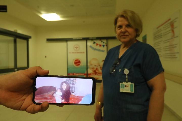 Ebe anne Nilüfer Doğumsel'in ilginç tesadüfü! 31 yıl önce eline doğmuş 3