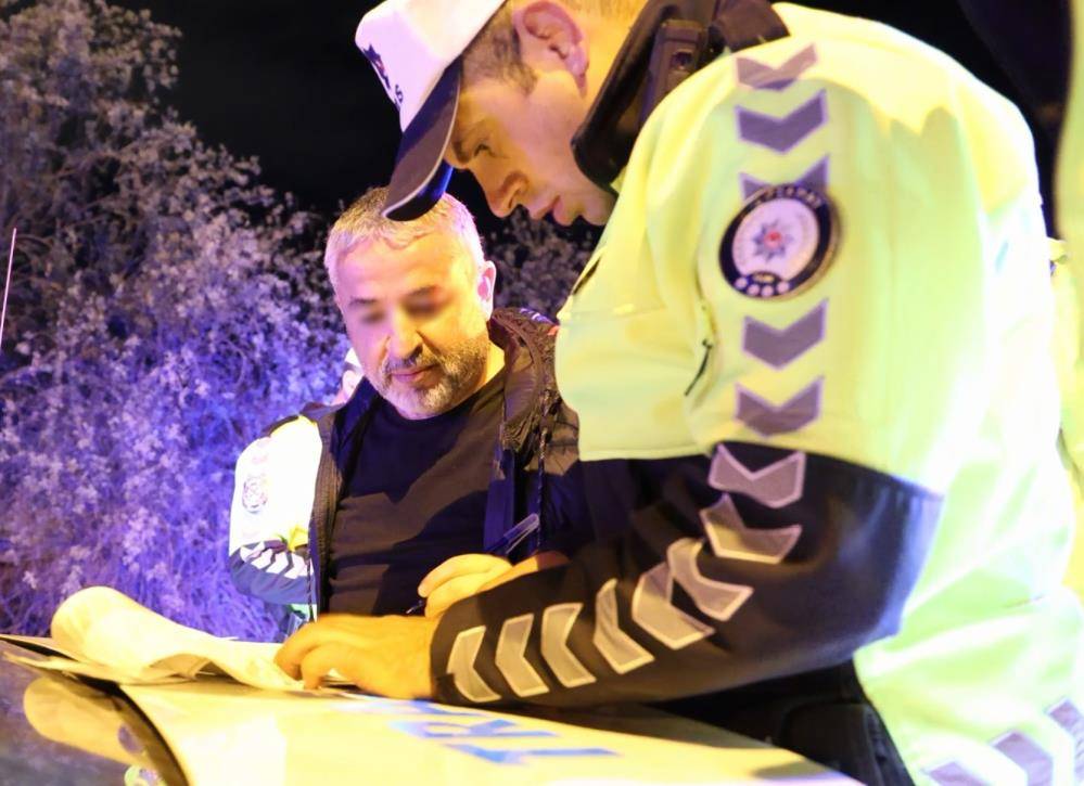 Konya yolunda polise direnen alkollü sürücü makam şoförü çıktı 8