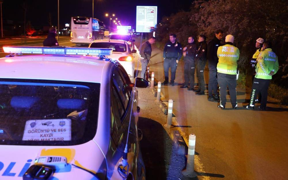 Konya yolunda polise direnen alkollü sürücü makam şoförü çıktı 3