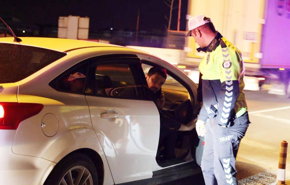 Konya yolunda polise direnen alkollü sürücü makam şoförü çıktı 5