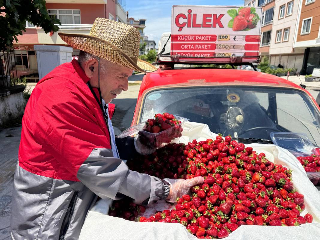 Caddede bu arabayı görenler dönüp tekrar bakıyor 1