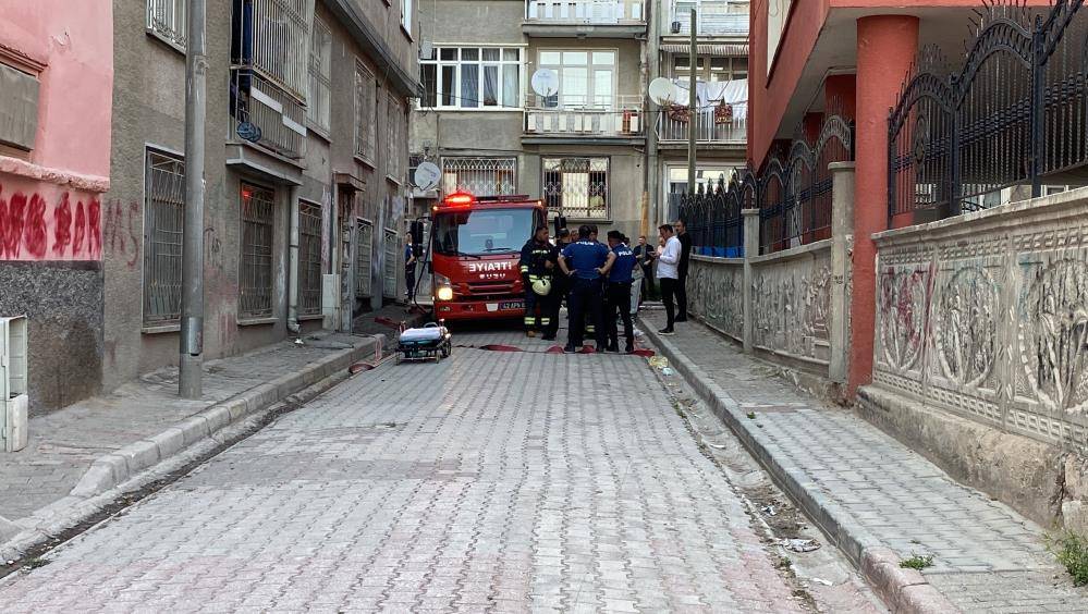 Konya’da tehlikeli anlar! Evini yaktı, özel harekatla müdahale edildi 4