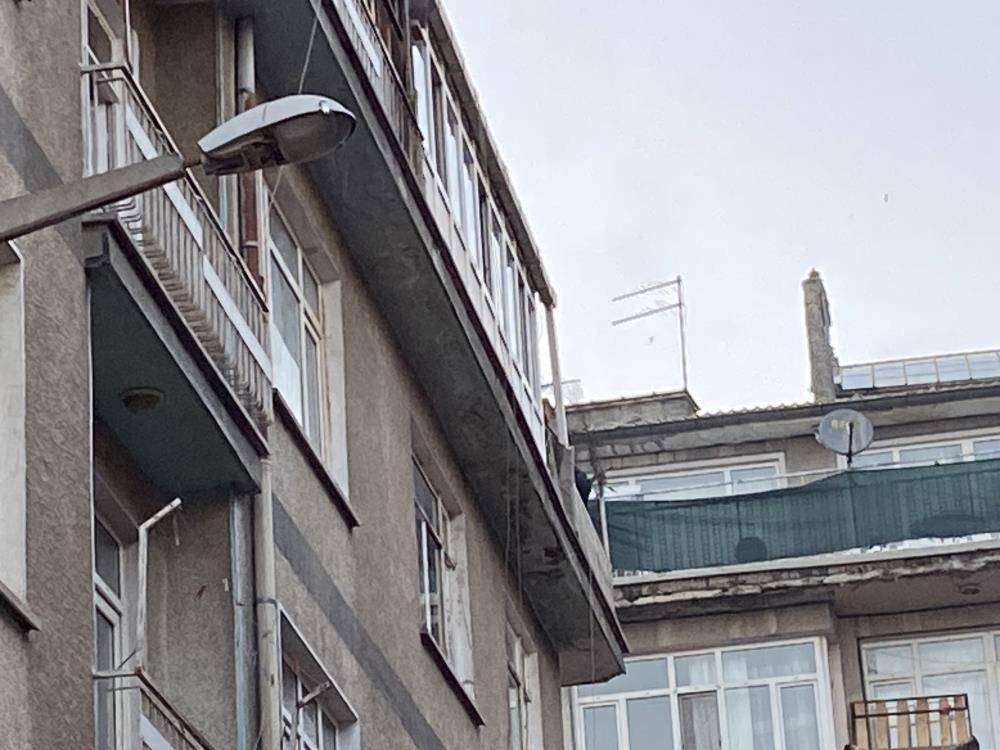 Konya’da tehlikeli anlar! Evini yaktı, özel harekatla müdahale edildi 3