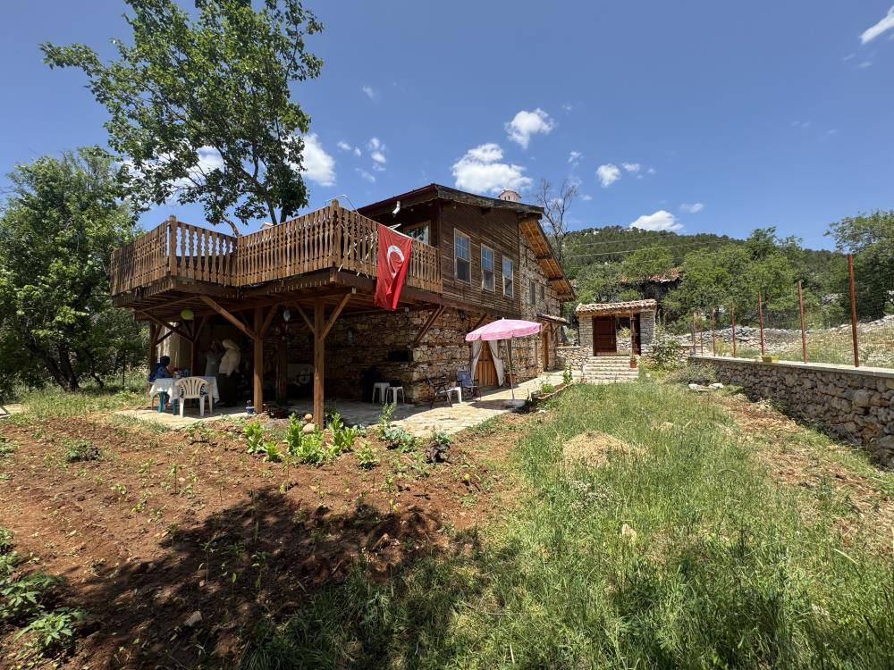 Konya yolundaki tarihi düğmeli evi restore etti, köy turizmine can geldi 1