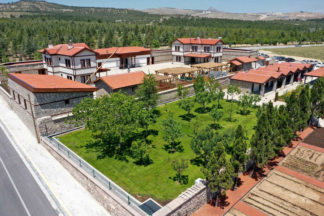 Konya’nın yeşiliyle ünlü ilçesi Meram’da yaz masala dönüşüyor 19