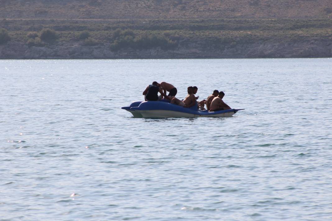 40 derece sıcaktan kaçanlar Konya’da burada serinledi 32