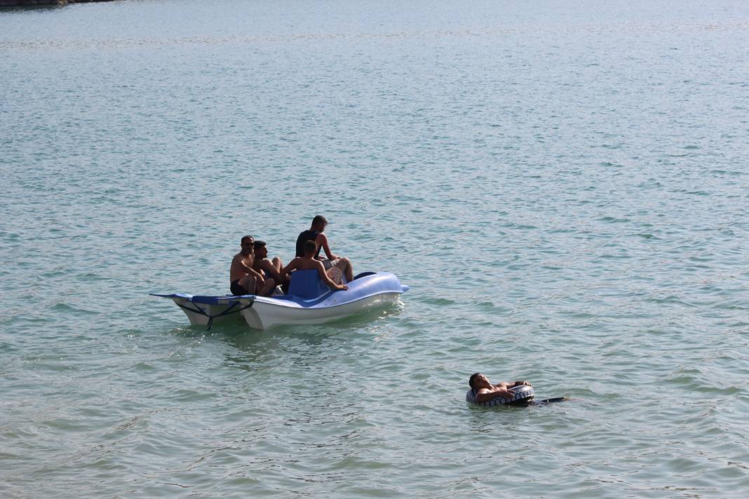 40 derece sıcaktan kaçanlar Konya’da burada serinledi 30