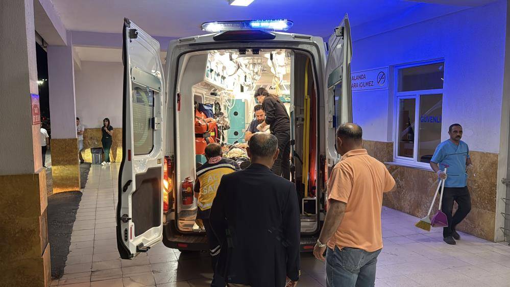 Eski Vali ve ailesi trafik kazası geçirdi 10