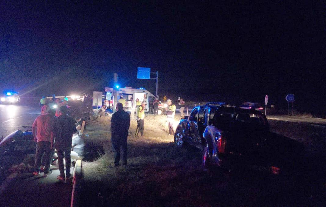 Eski Vali ve ailesi trafik kazası geçirdi 2