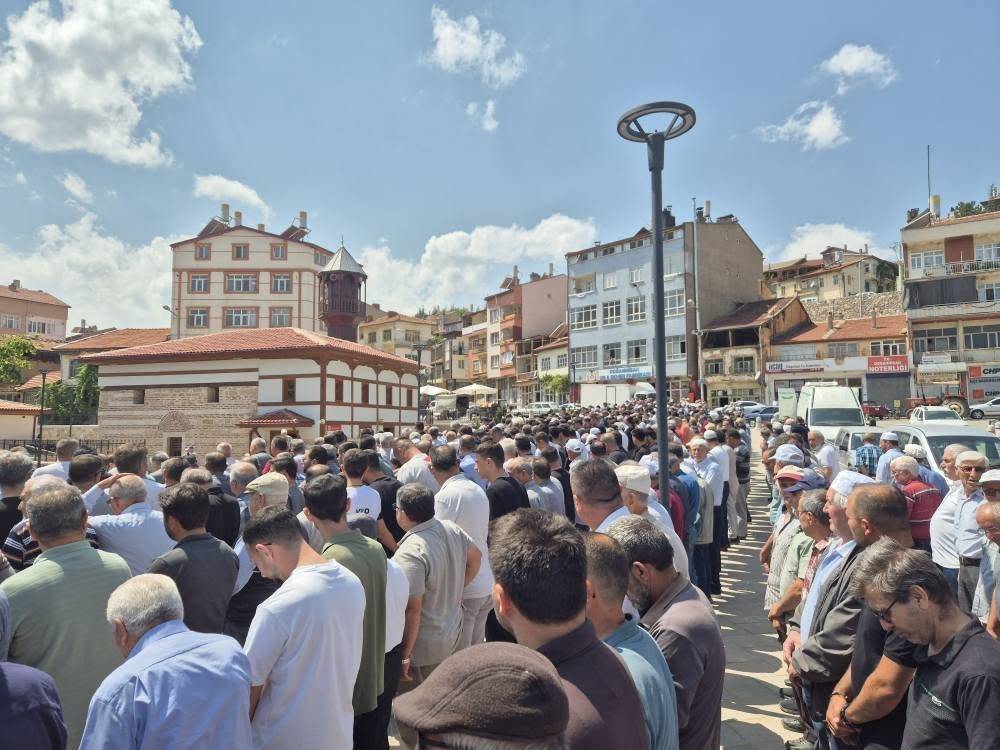 Konya’daki kazada can veren 3 kişiye acı veda 4