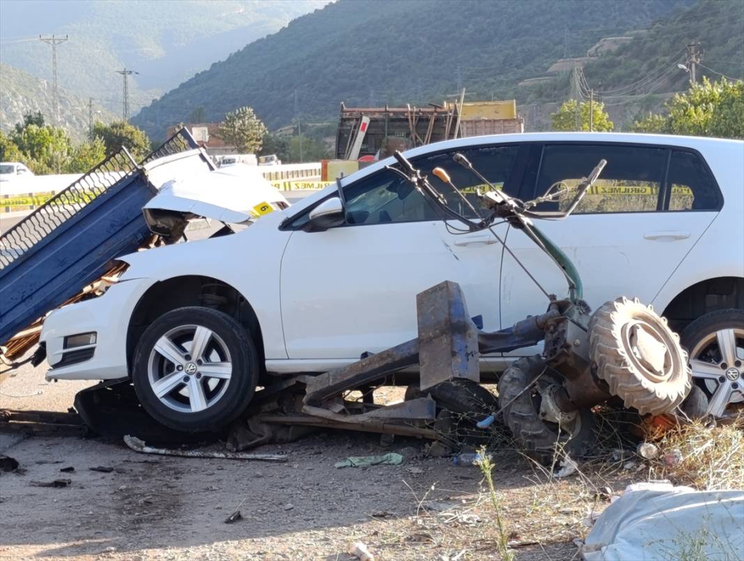 Yürek yakan kaza! Böbreğini verdiği oğluyla birlikte öldü 3